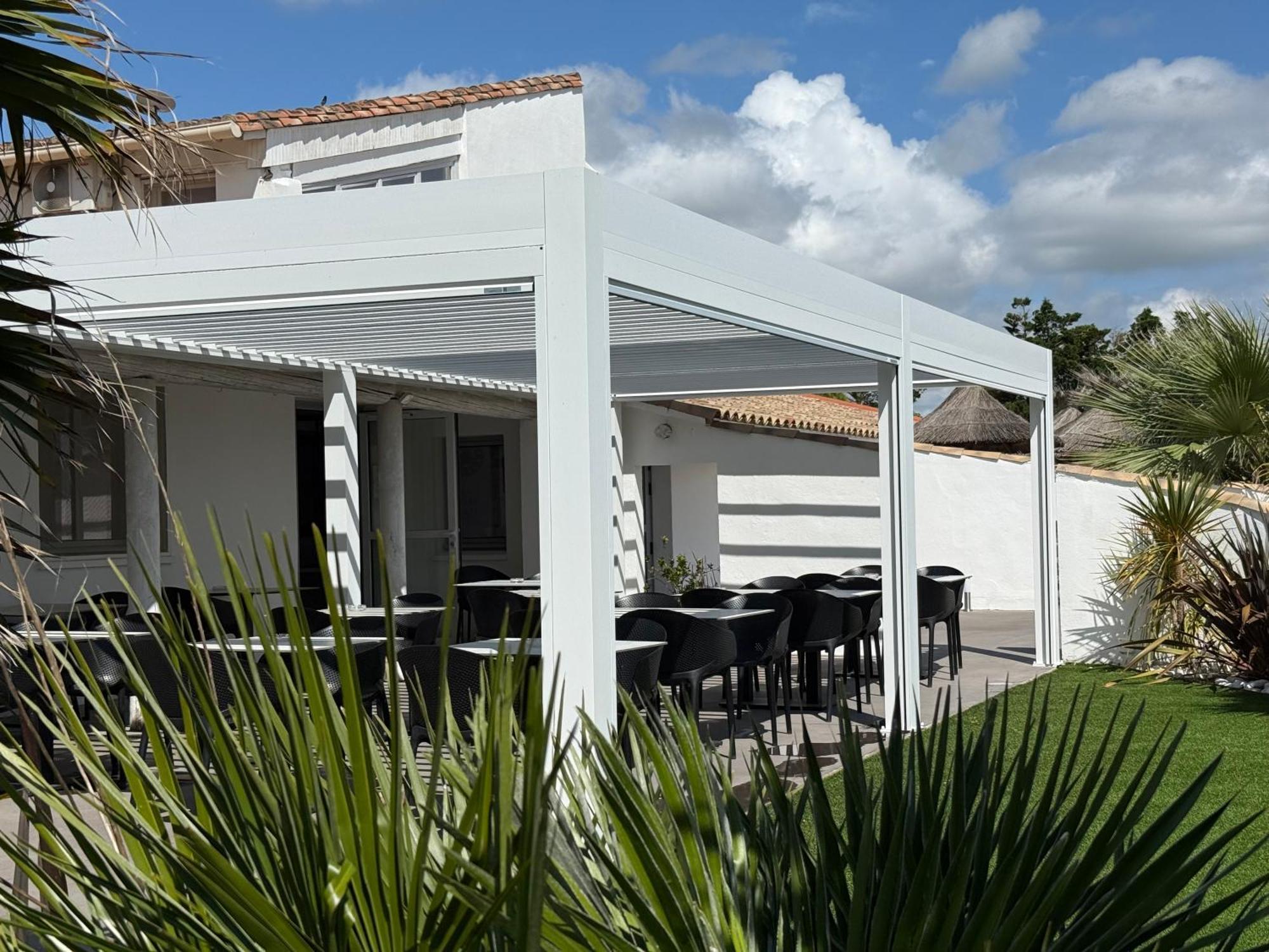 Hotel Mas Des Lys Saintes-Maries-de-La-Mer Exterior foto