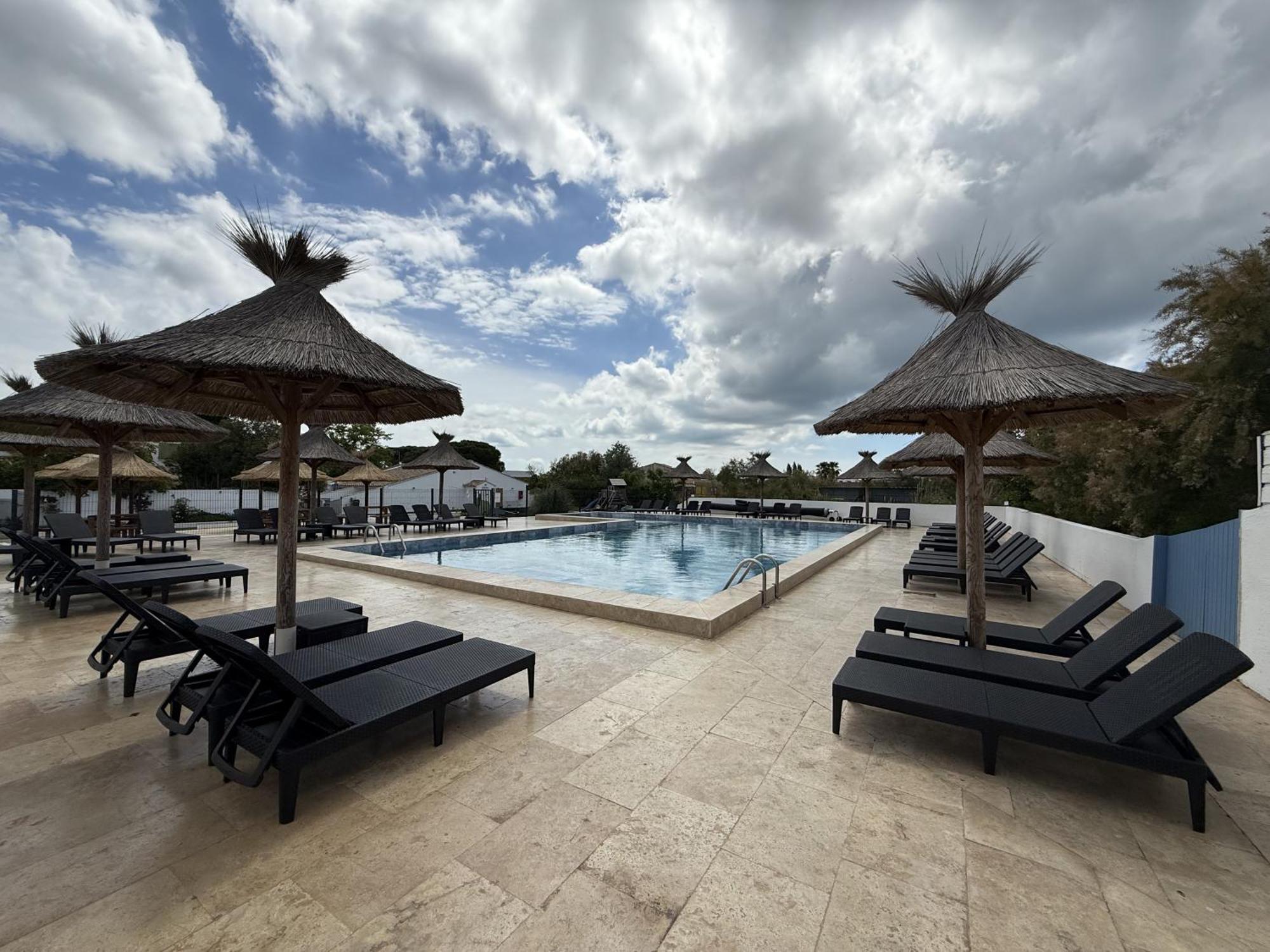 Hotel Mas Des Lys Saintes-Maries-de-La-Mer Exterior foto
